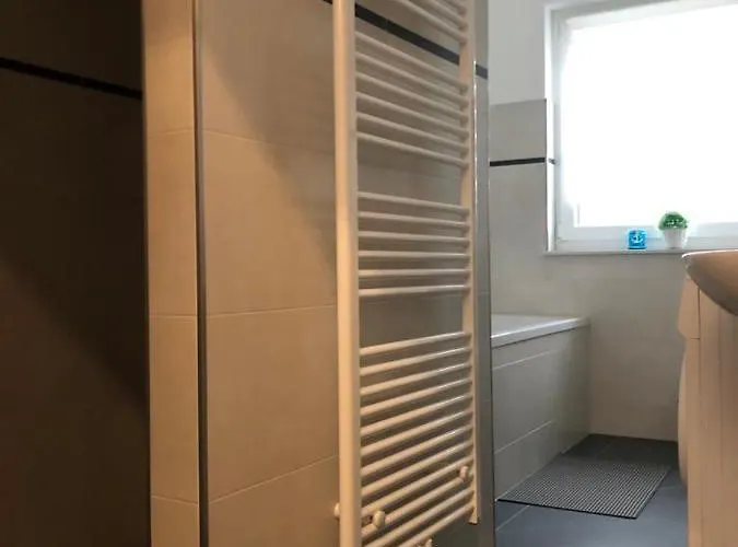 アパート Gaestewohnung 6 オシャースレーベン